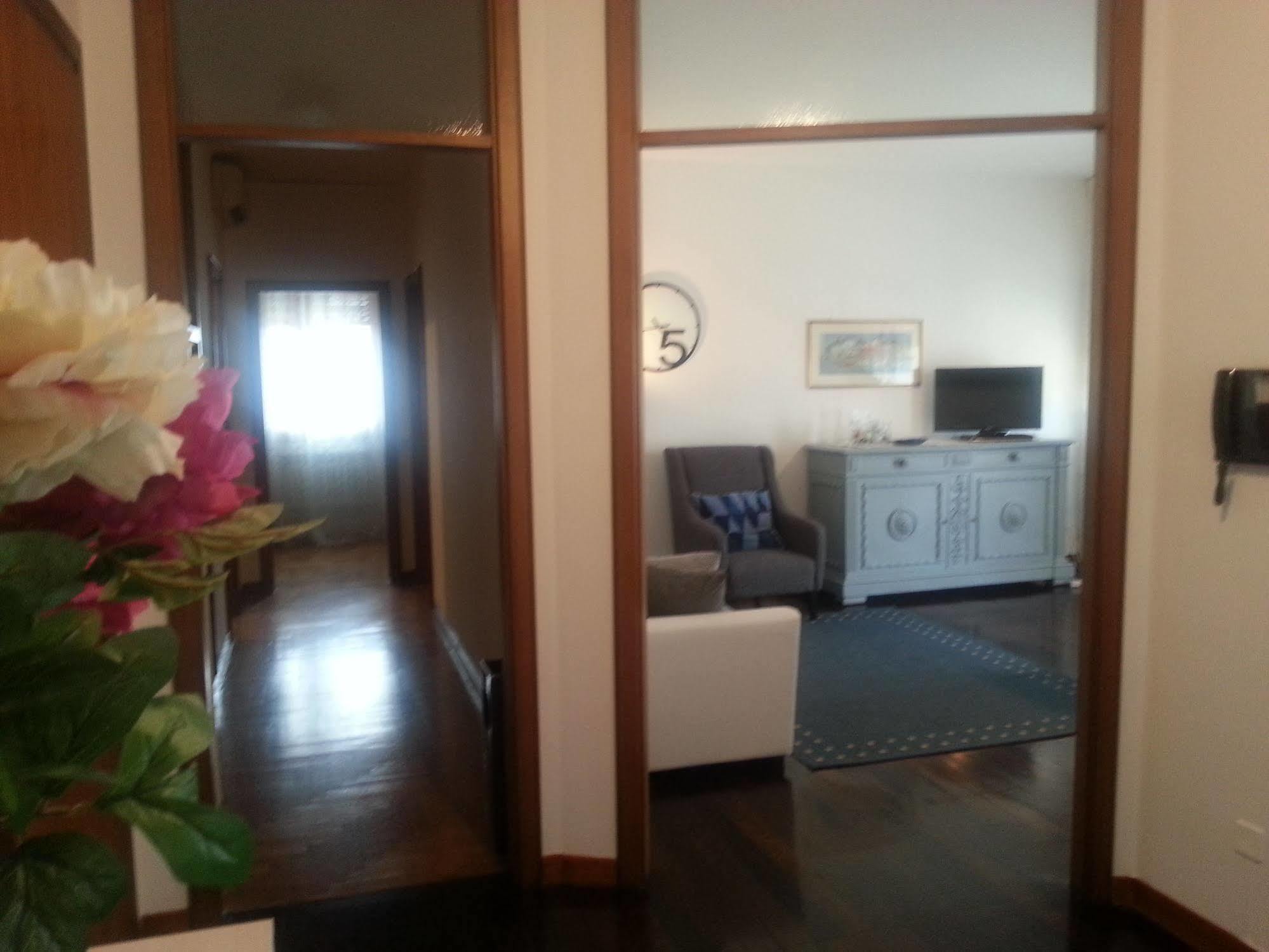 Appartamento Con 2 Camere E Garage Privato! Padova Kültér fotó