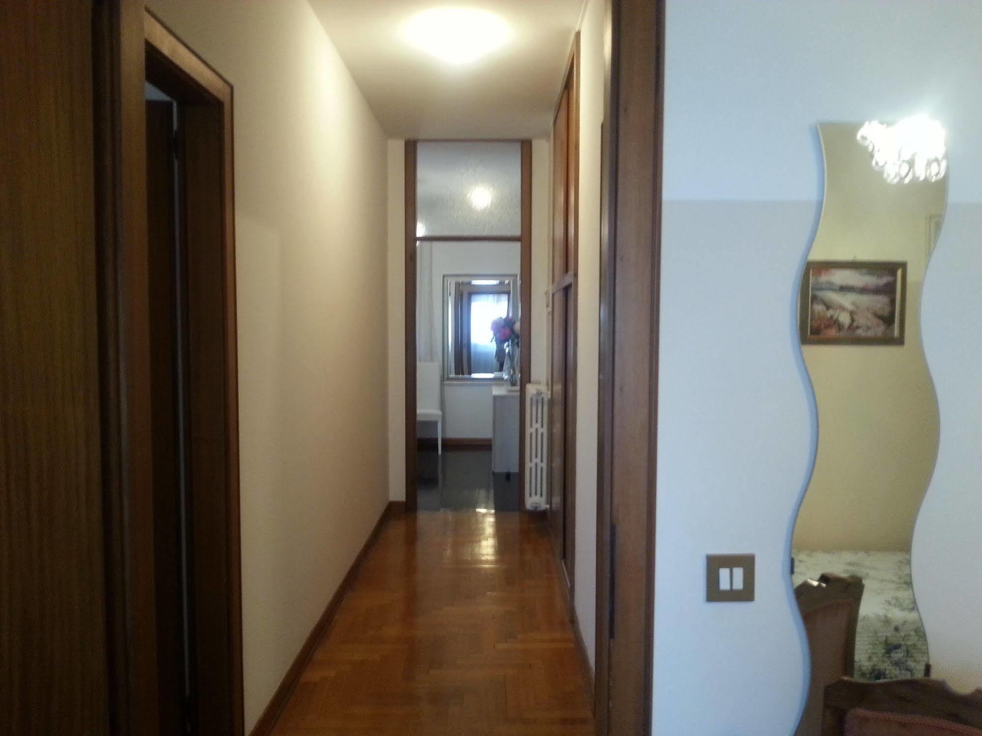 Appartamento Con 2 Camere E Garage Privato! Padova Kültér fotó