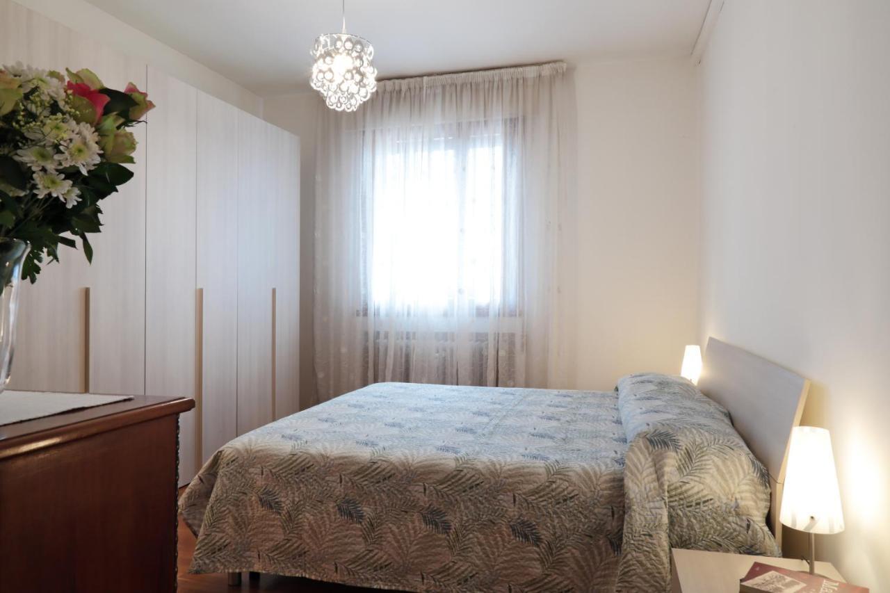 Appartamento Con 2 Camere E Garage Privato! Padova Kültér fotó